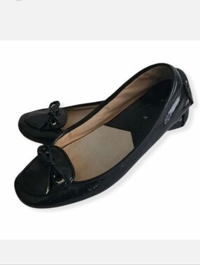 MICHAEL KORS black Leather patent shoes w/ bow